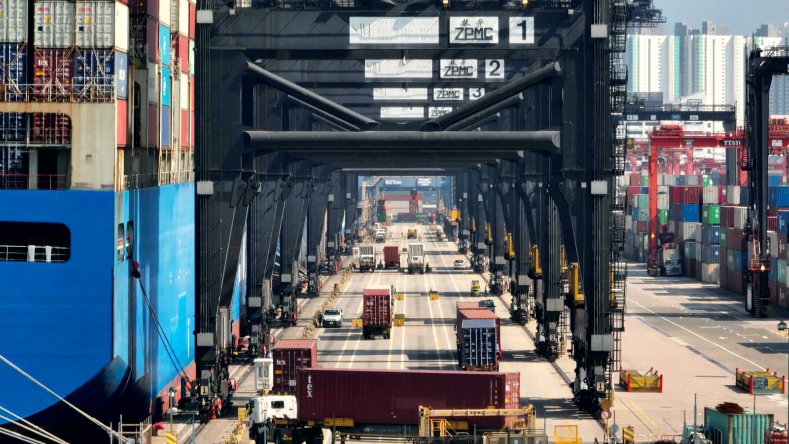 Container terminal with cranes and trucks